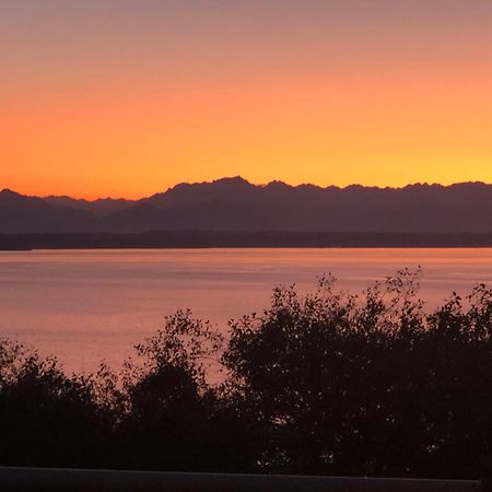 1-Bedroom Seaview Guesthouse On Seattle Luxury Estate With Views Of Olympic Mountains ภายนอก รูปภาพ