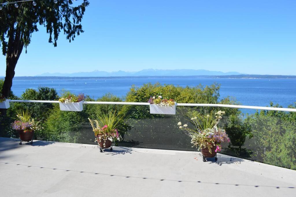1-Bedroom Seaview Guesthouse On Seattle Luxury Estate With Views Of Olympic Mountains ภายนอก รูปภาพ