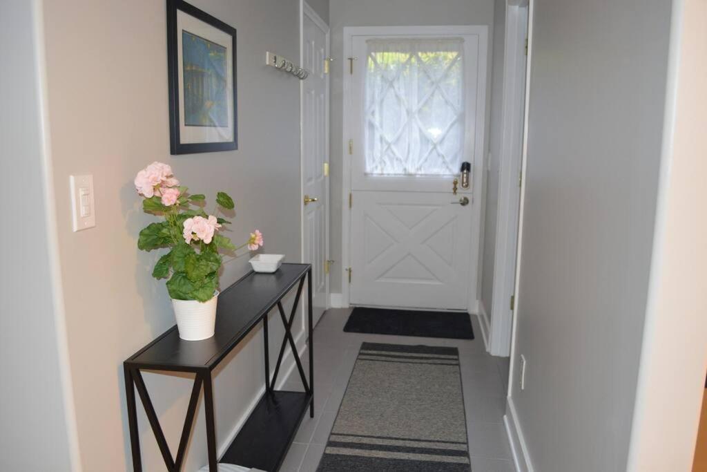 1-Bedroom Seaview Guesthouse On Seattle Luxury Estate With Views Of Olympic Mountains ภายนอก รูปภาพ