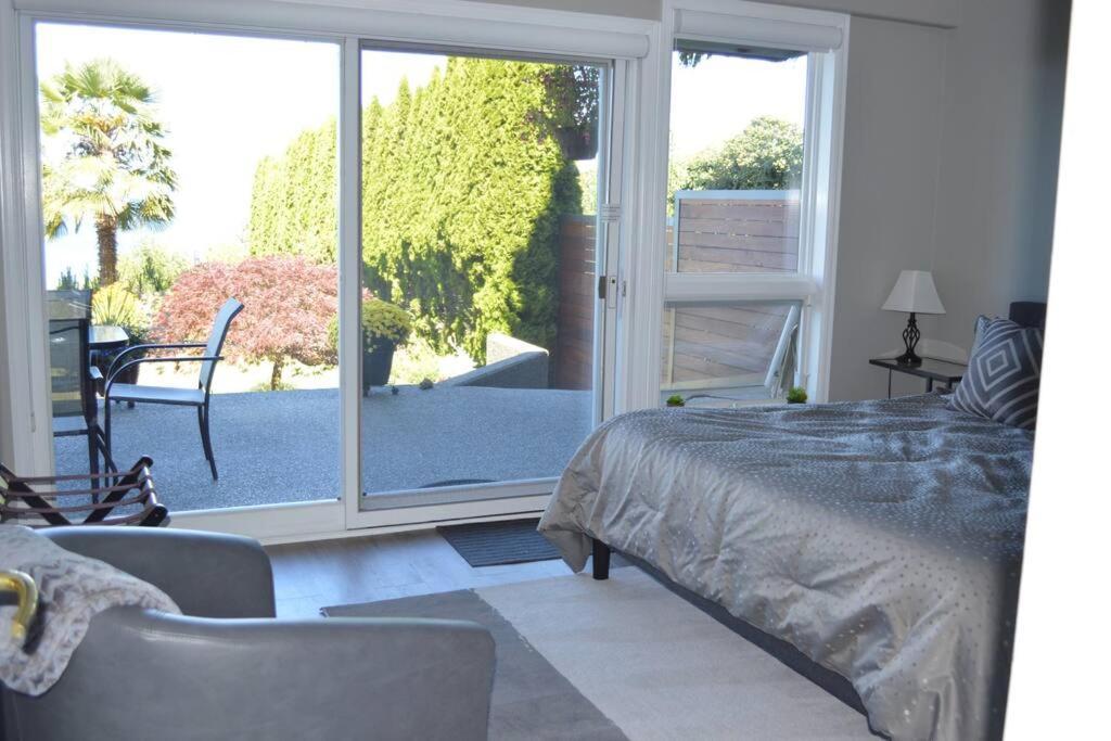 1-Bedroom Seaview Guesthouse On Seattle Luxury Estate With Views Of Olympic Mountains ภายนอก รูปภาพ