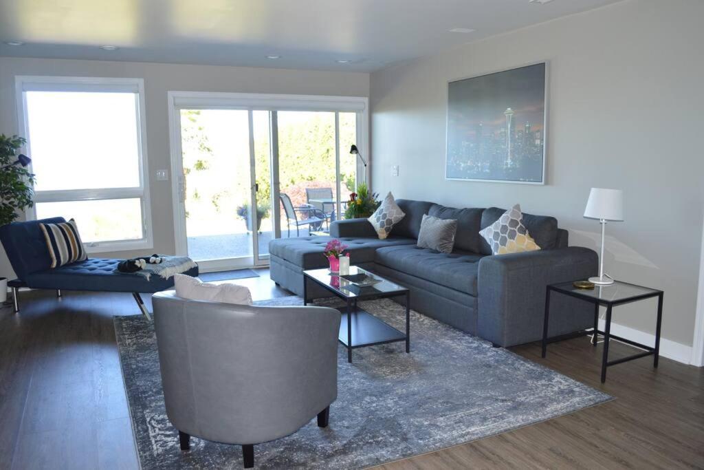 1-Bedroom Seaview Guesthouse On Seattle Luxury Estate With Views Of Olympic Mountains ภายนอก รูปภาพ